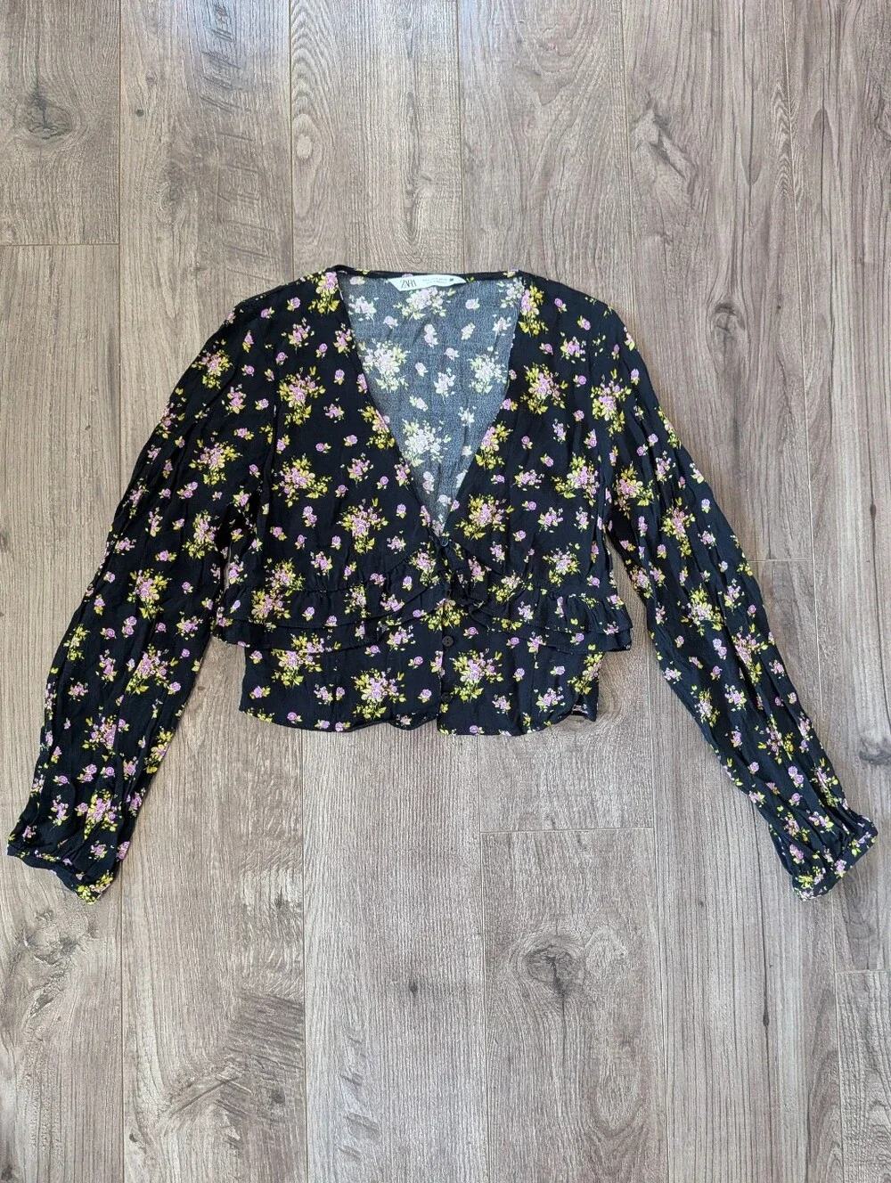 ZARA Cropped Floral V-Neck Ruffle Blouse Black and Pink - Picture 11 of 11